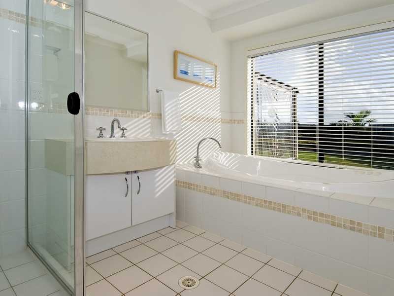19 Whatmore Place, Manly West QLD 4179