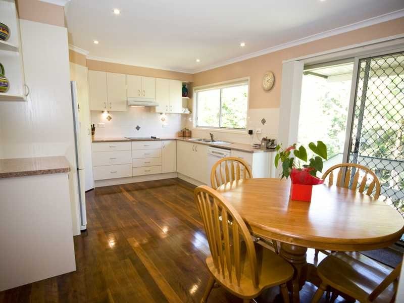 27 Brierty St, Wynnum West QLD 4178