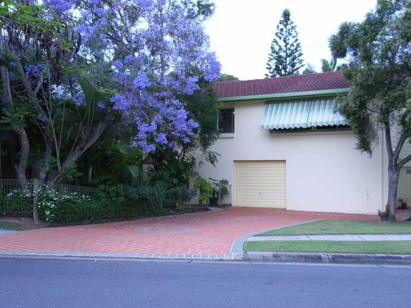 27 Brierty St, Wynnum West QLD 4178