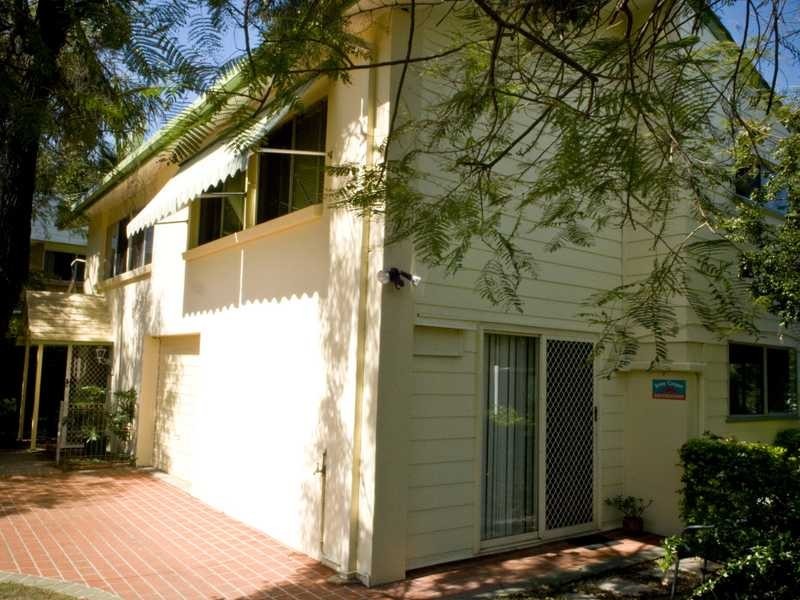 27 Brierty St, Wynnum West QLD 4178