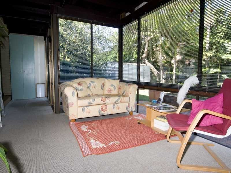 27 Brierty St, Wynnum West QLD 4178