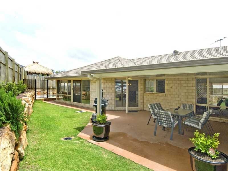 97 Brokenwood Circuit, Gumdale QLD 4154