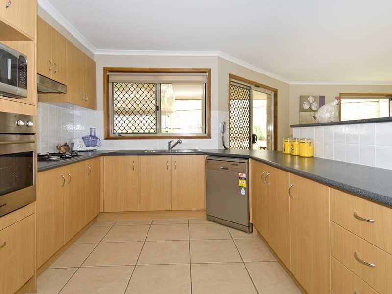 97 Brokenwood Circuit, Gumdale QLD 4154
