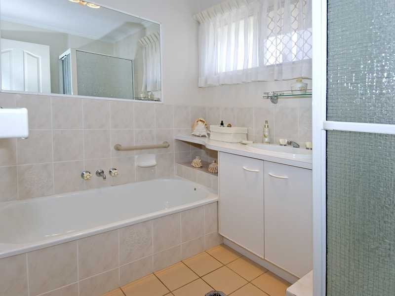 70 Fryar Street, Victoria Point QLD 4165