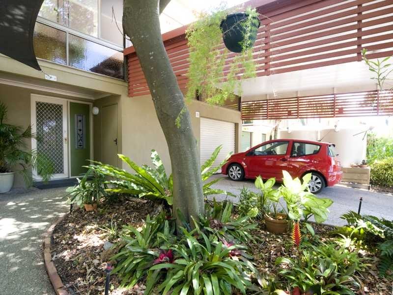 71 Roseberry Parade, Wynnum QLD 4178