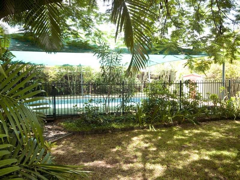 71 Roseberry Parade, Wynnum QLD 4178