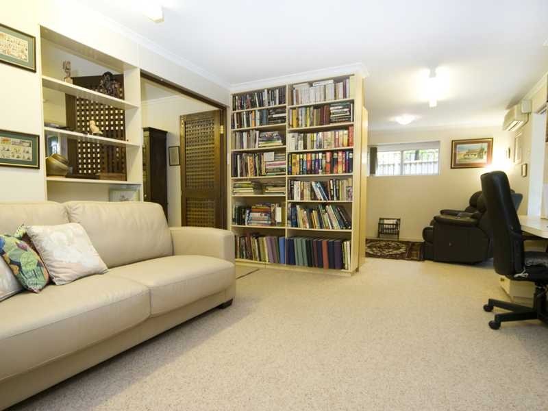 71 Roseberry Parade, Wynnum QLD 4178