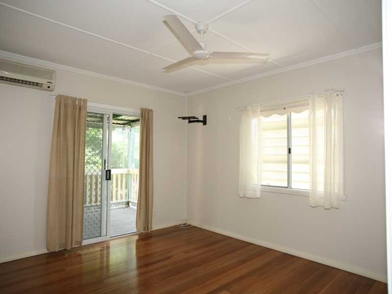 6 Greta St, Manly West QLD 4179