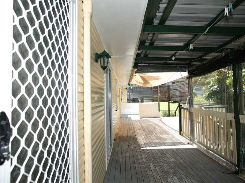 6 Greta St, Manly West QLD 4179