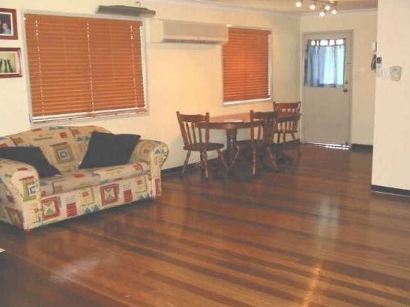 14 Kenmar St, Wynnum West QLD 4178