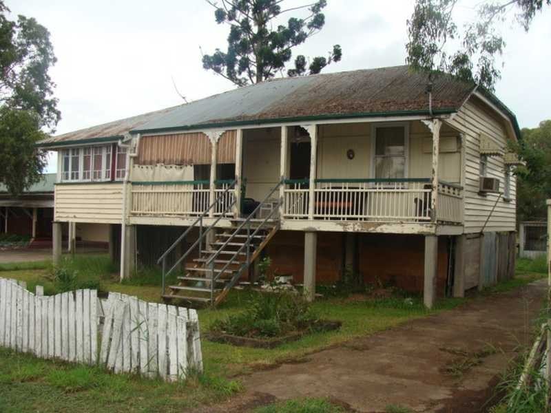212 Kianawah Rd, Wynnum West QLD 4178