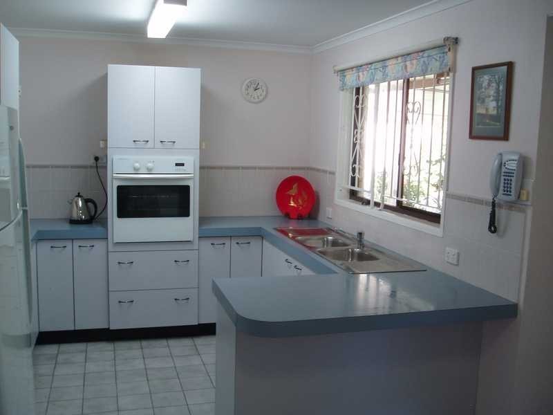 10 Beverley Road, Wynnum West QLD 4178