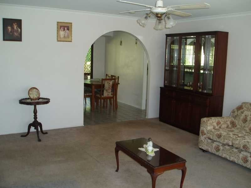 10 Beverley Road, Wynnum West QLD 4178