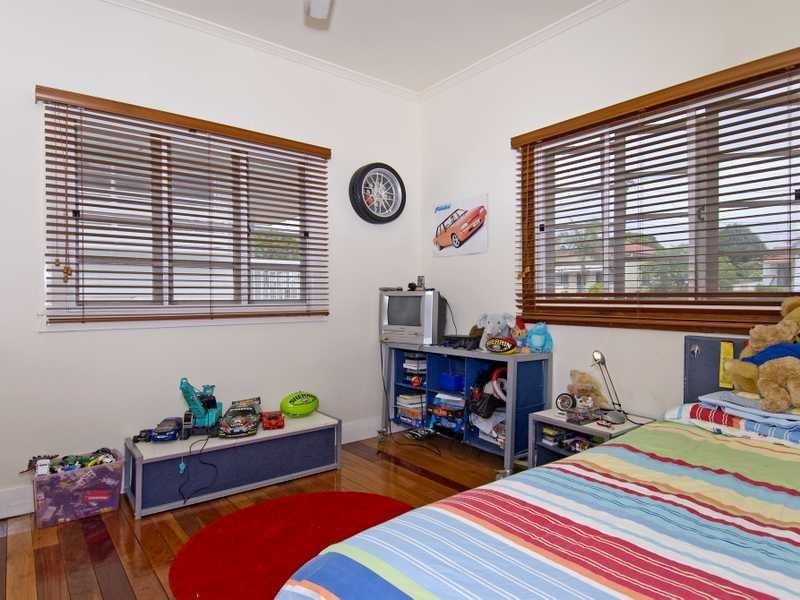 17 Parkview Avenue, Wynnum QLD 4178