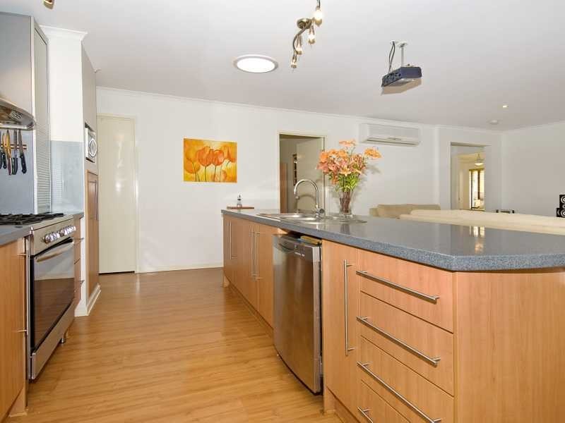 19 Whatmore Place, Manly West QLD 4179