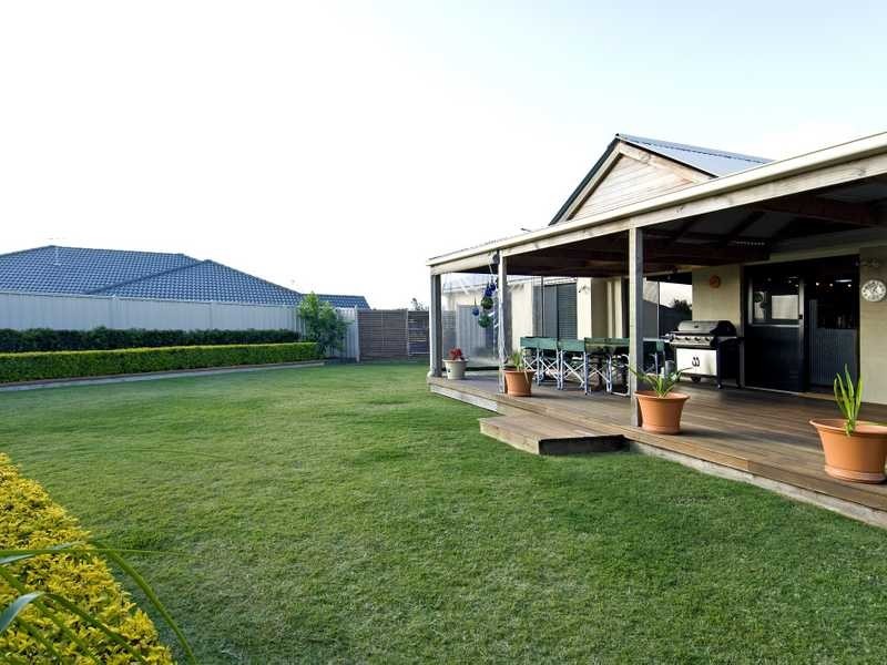 19 Whatmore Place, Manly West QLD 4179