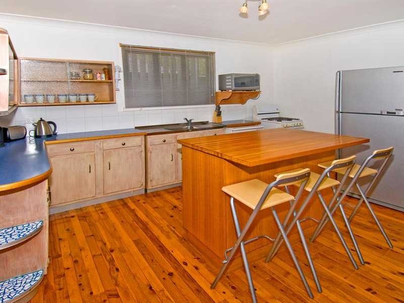 31 Bowering St, Lota QLD 4179