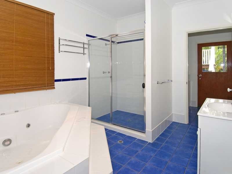 31 Bowering St, Lota QLD 4179