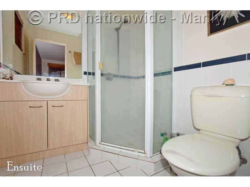 9-24 Yamboyna St, Manly QLD 4179