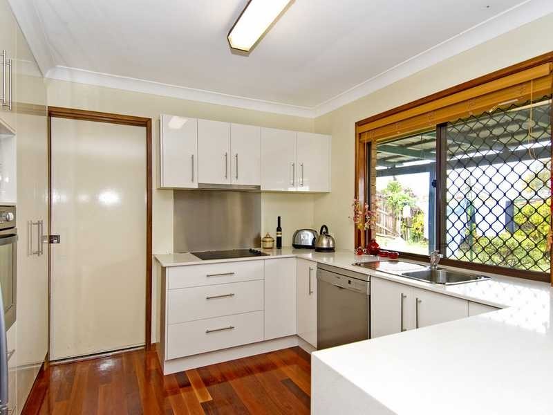 4 Radford Rd, Manly West QLD 4179