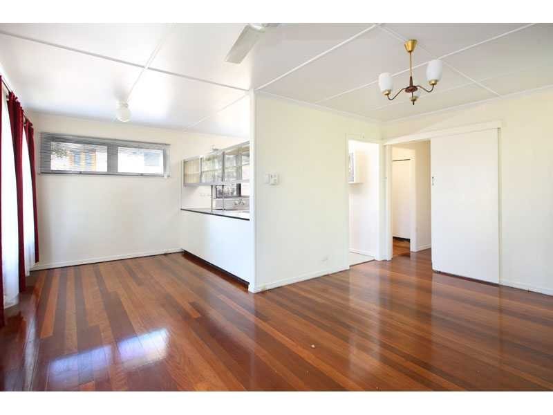 5 Rickston ST, Manly West QLD 4179