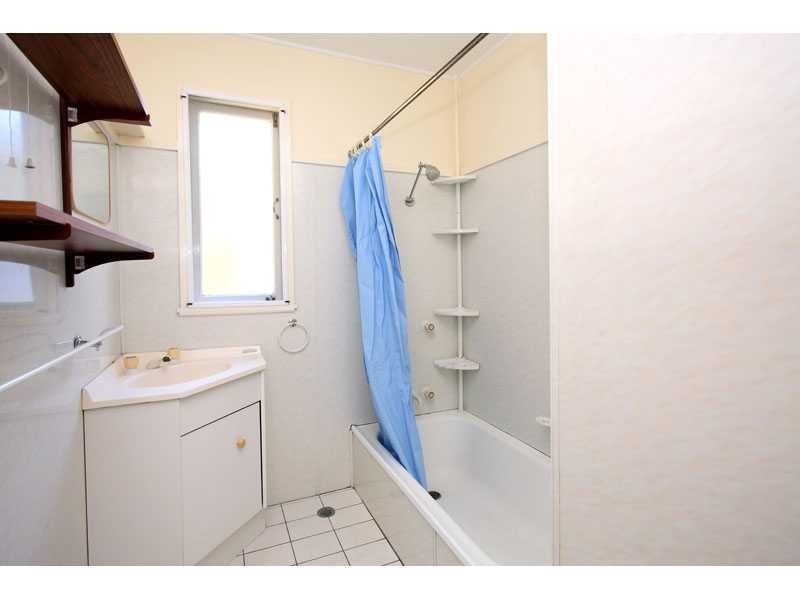 5 Rickston ST, Manly West QLD 4179