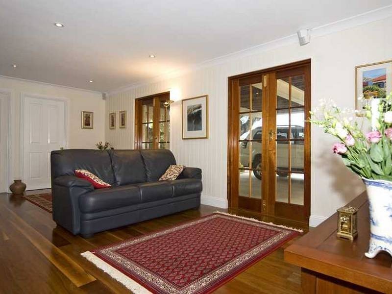 99 Cedar Street, Wynnum QLD 4178