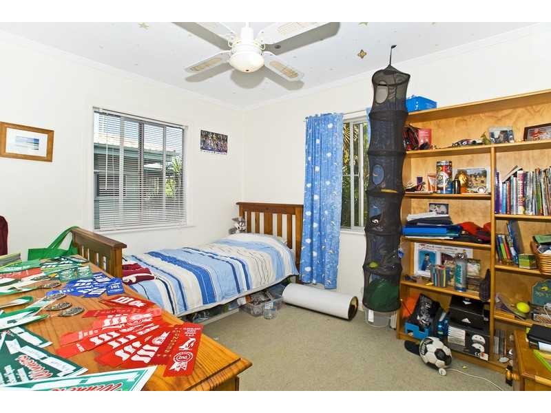 68 Greta St, Manly West QLD 4179