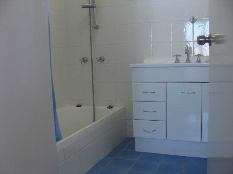 65 Greta St, Manly West QLD 4179