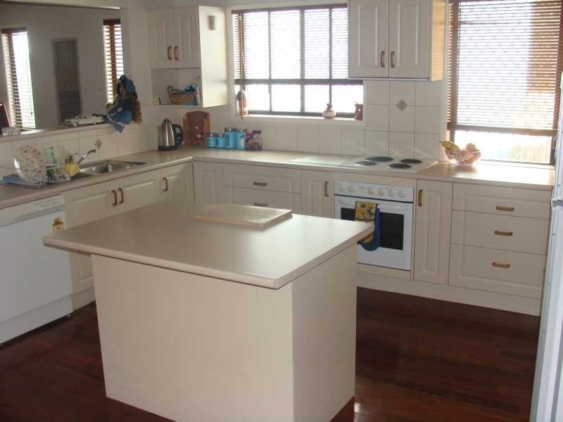 43 Arnold St, Manly QLD 4179