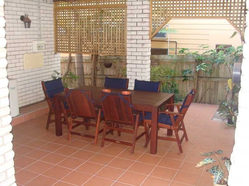 43 Arnold St, Manly QLD 4179