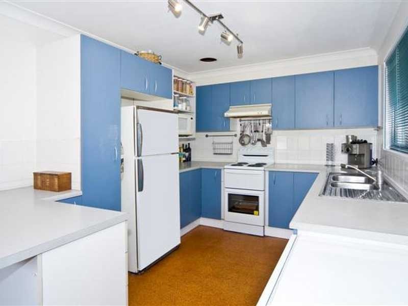 8 Ian St, Lota QLD 4179
