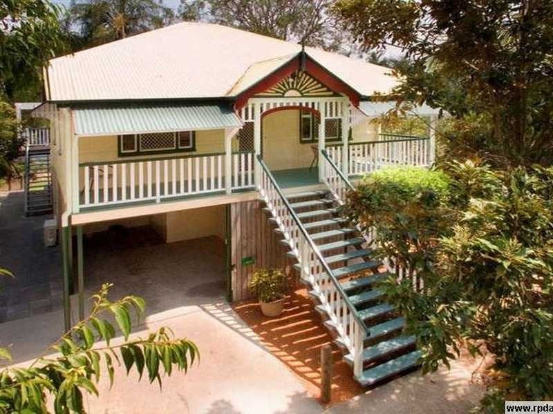 849 Esplanade, Lota QLD 4179