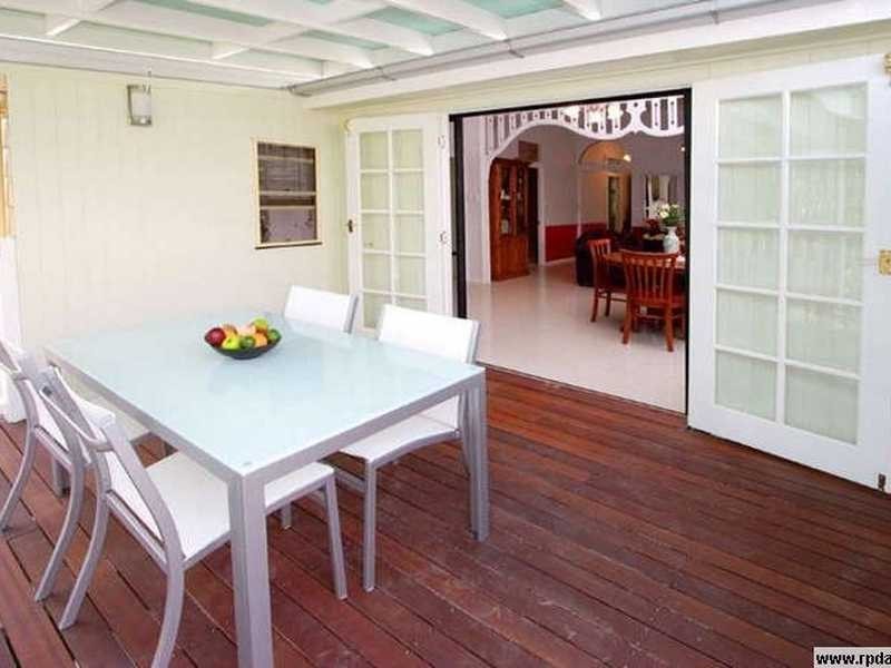 849 Esplanade, Lota QLD 4179