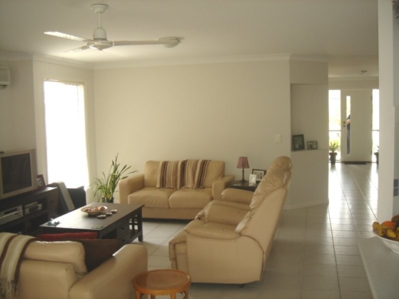 4 Tallis Street, Wakerley QLD 4154