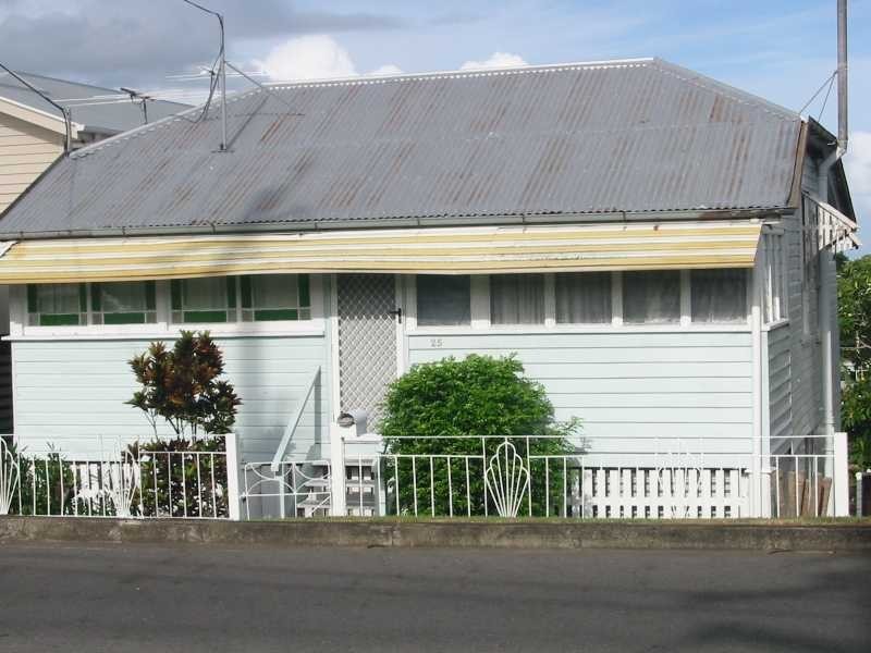 25 Gordon Parade, Manly QLD 4179