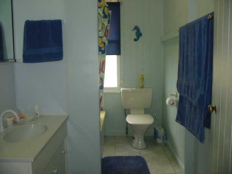25 Gordon Parade, Manly QLD 4179