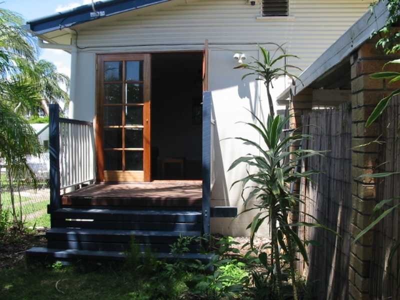 87 Whites Rd, Manly West QLD 4179