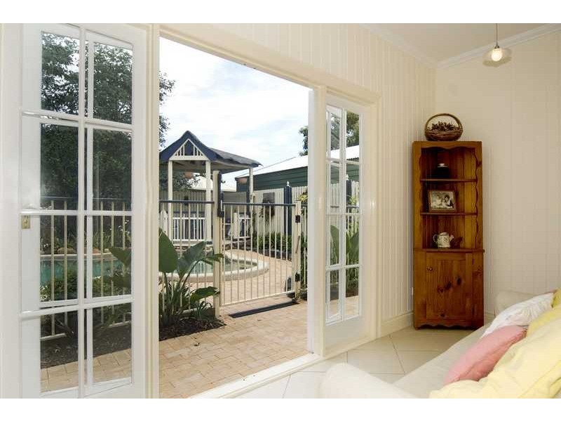 27 Carlton Terrace, Wynnum QLD 4178