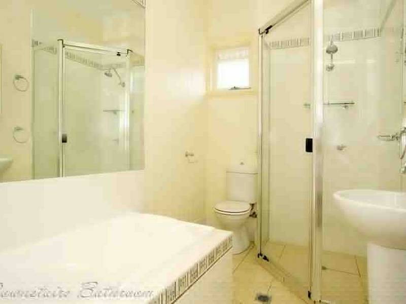 27 Carlton Terrace, Wynnum QLD 4178