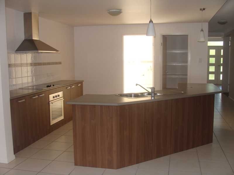 36 Brookside Place, Lota QLD 4179