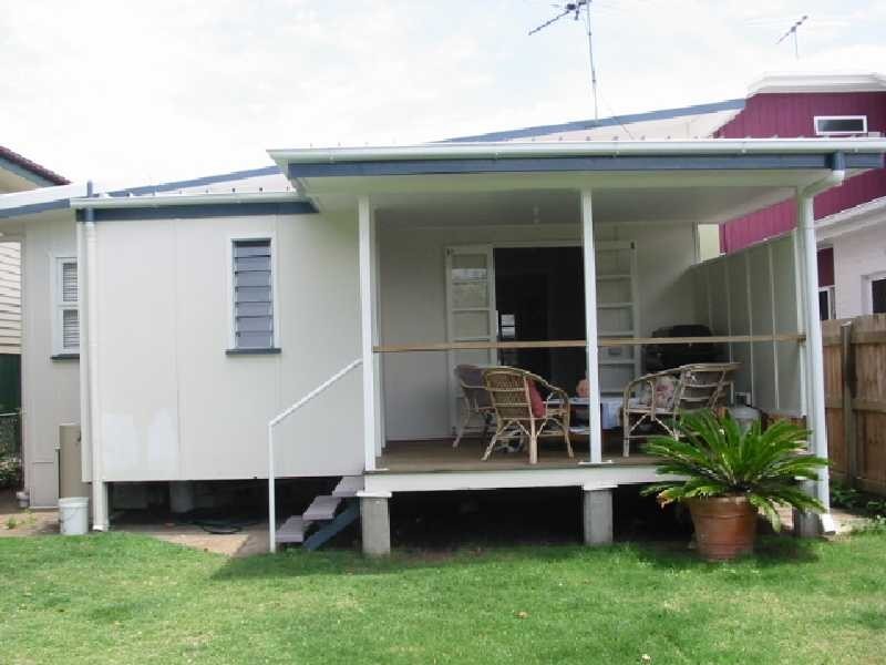 32 Stewart Pde, Manly QLD 4179