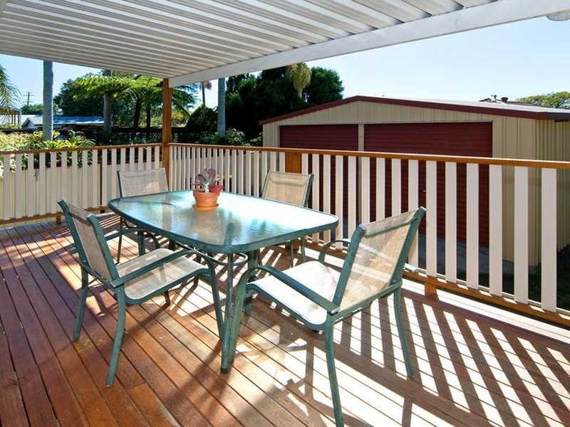 19 Bushing Street, Wynnum West QLD 4178