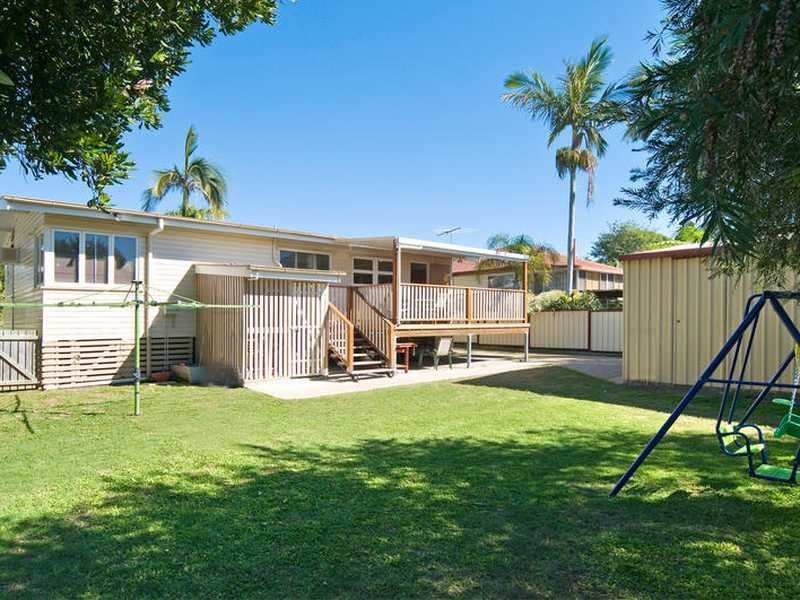 19 Bushing Street, Wynnum West QLD 4178
