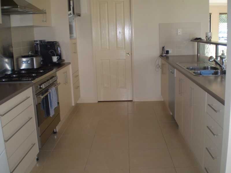 9 Ashburton Place, Wakerley QLD 4154