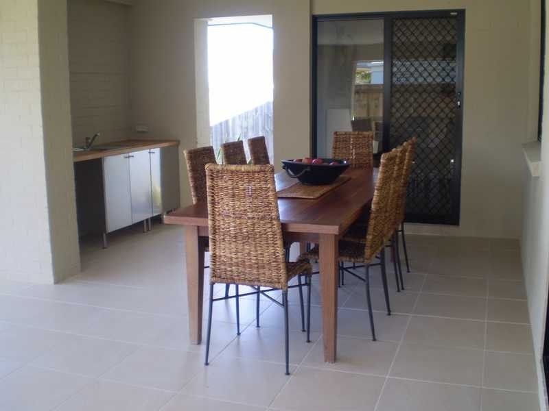 9 Ashburton Place, Wakerley QLD 4154