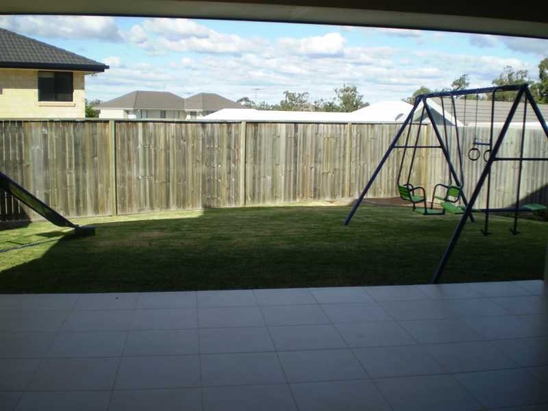 9 Ashburton Place, Wakerley QLD 4154