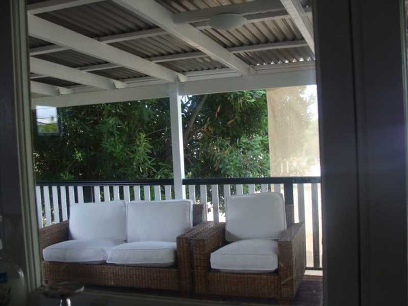 17 Bushing Street, Wynnum West QLD 4178