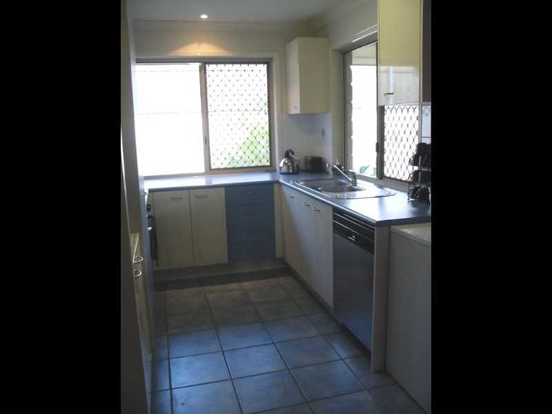 64 New Lindum Road, Wynnum West QLD 4178