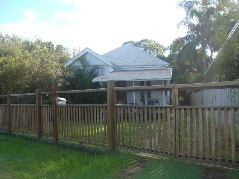 845 Esplanade, Lota QLD 4179